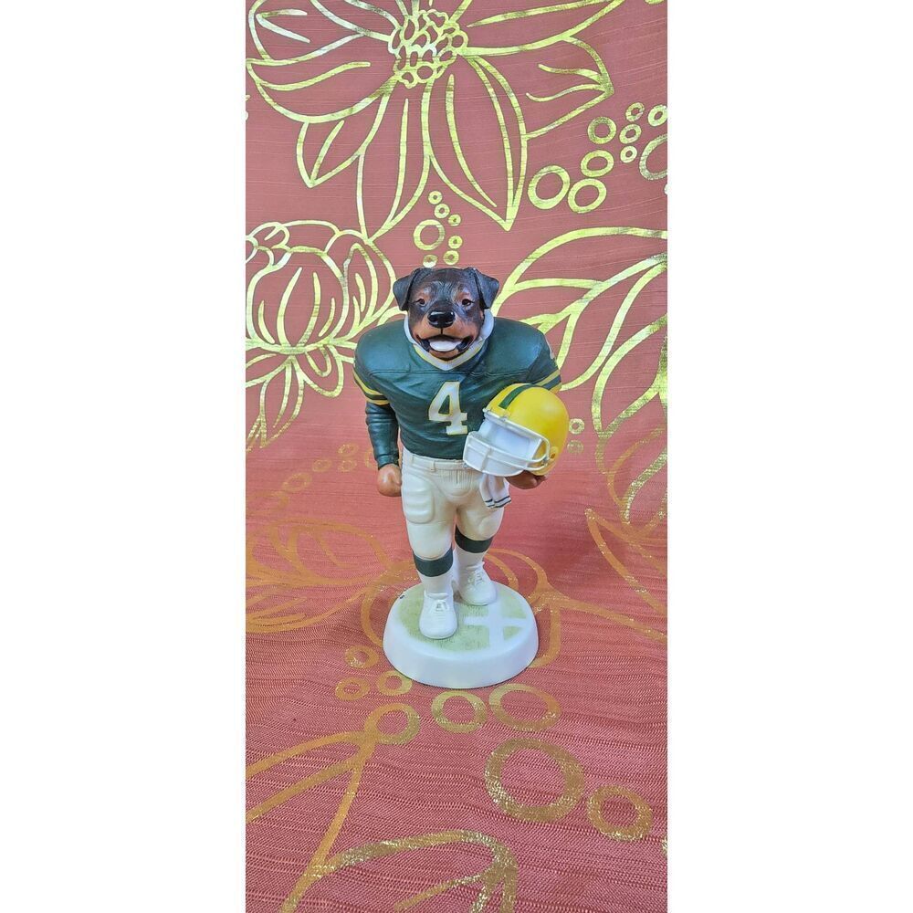 Robert Harrop Doggie People Rottweiler American Footballer figurine